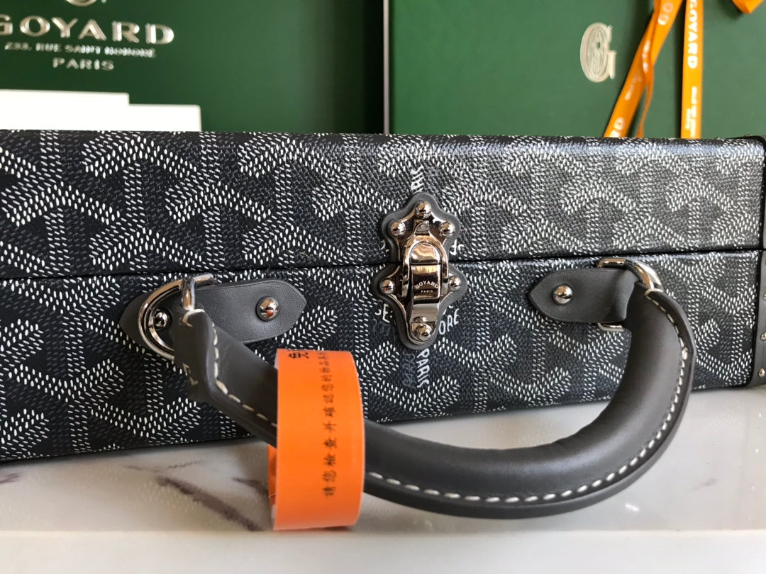 GRAND HÃ”TEL TRUNK BAG 24 IN GREY BLACK GOYARDINE CANVAS AND CALFSKIN