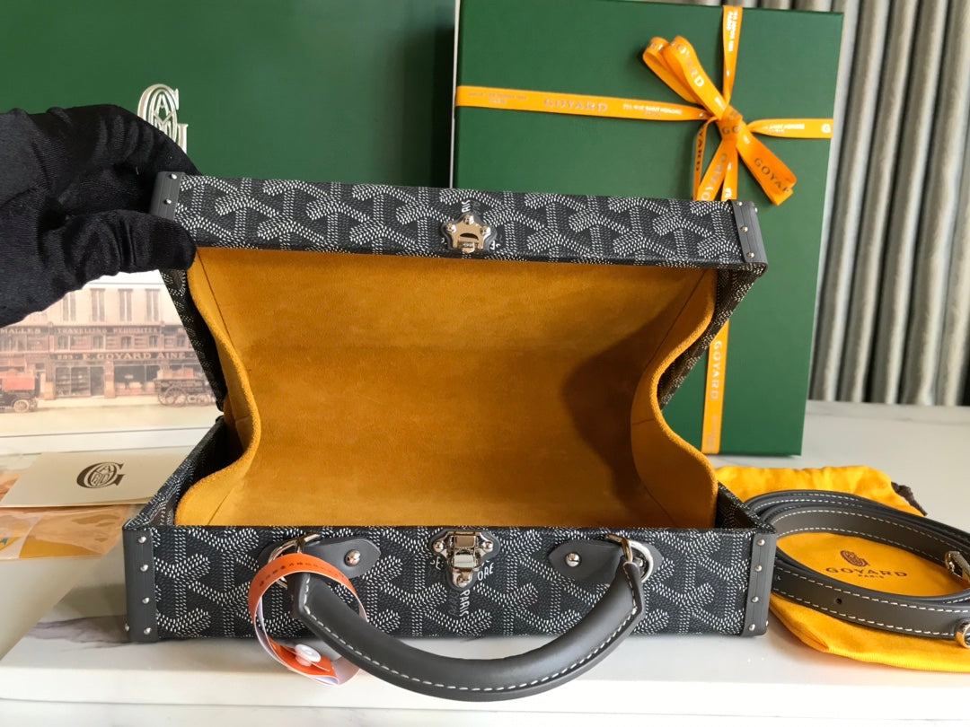 GRAND HÃ”TEL TRUNK BAG 24 IN GREY BLACK GOYARDINE CANVAS AND CALFSKIN