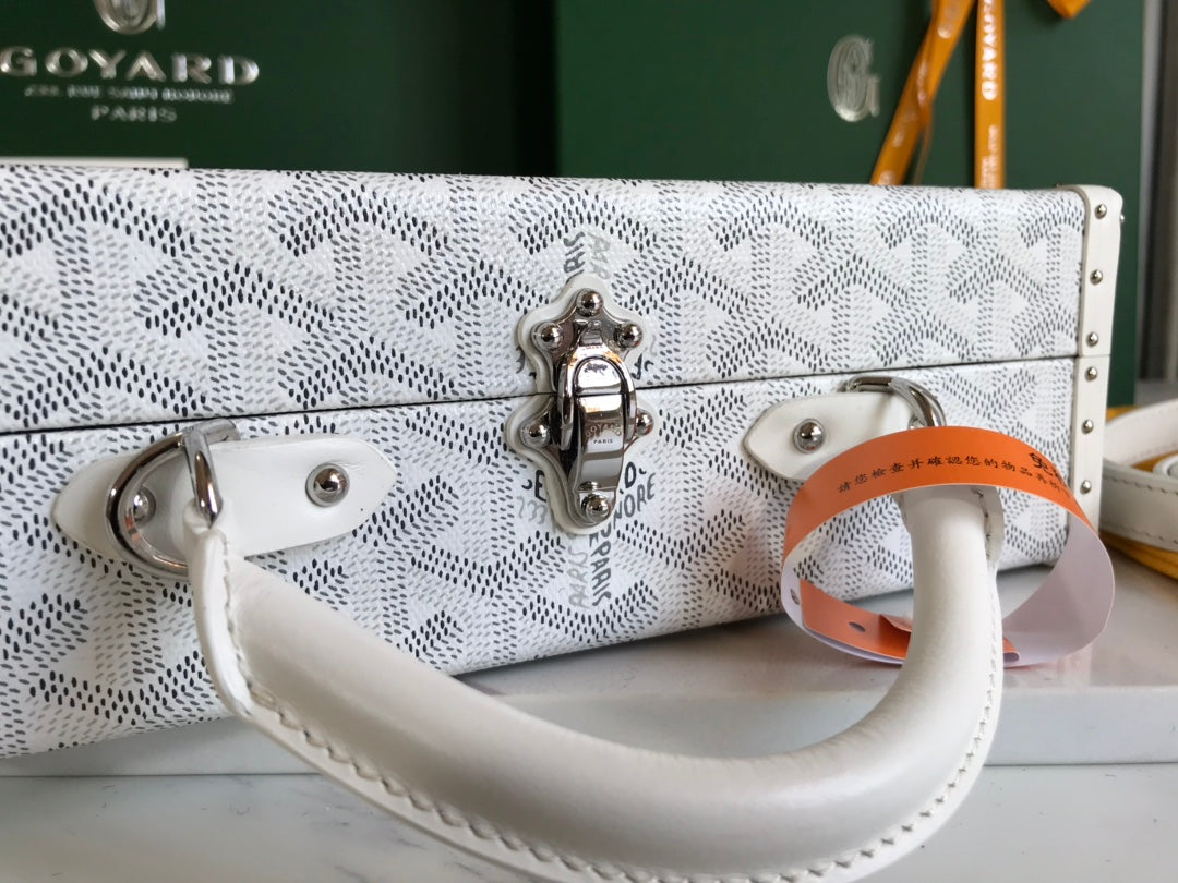 GRAND HÃ”TEL TRUNK BAG 24 IN WHITE GOYARDINE CANVAS AND CALFSKIN