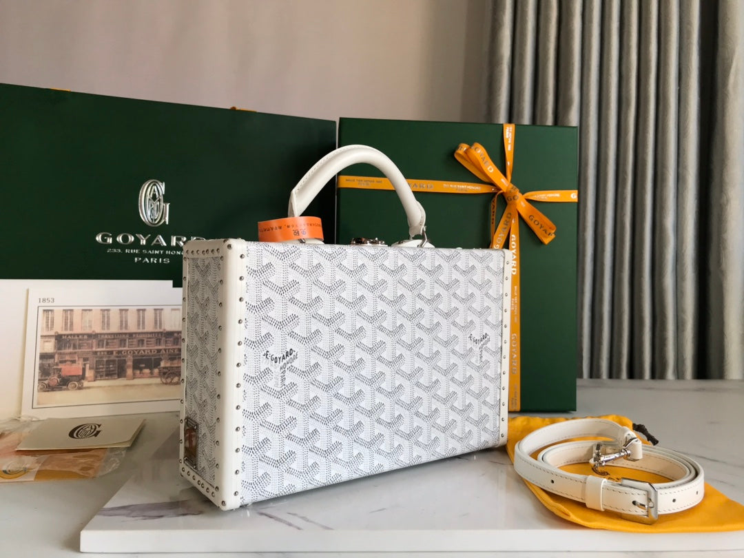 GRAND HÃ”TEL TRUNK BAG 24 IN WHITE GOYARDINE CANVAS AND CALFSKIN
