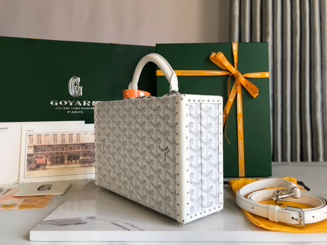 GRAND HÃ”TEL TRUNK BAG 24 IN WHITE GOYARDINE CANVAS AND CALFSKIN
