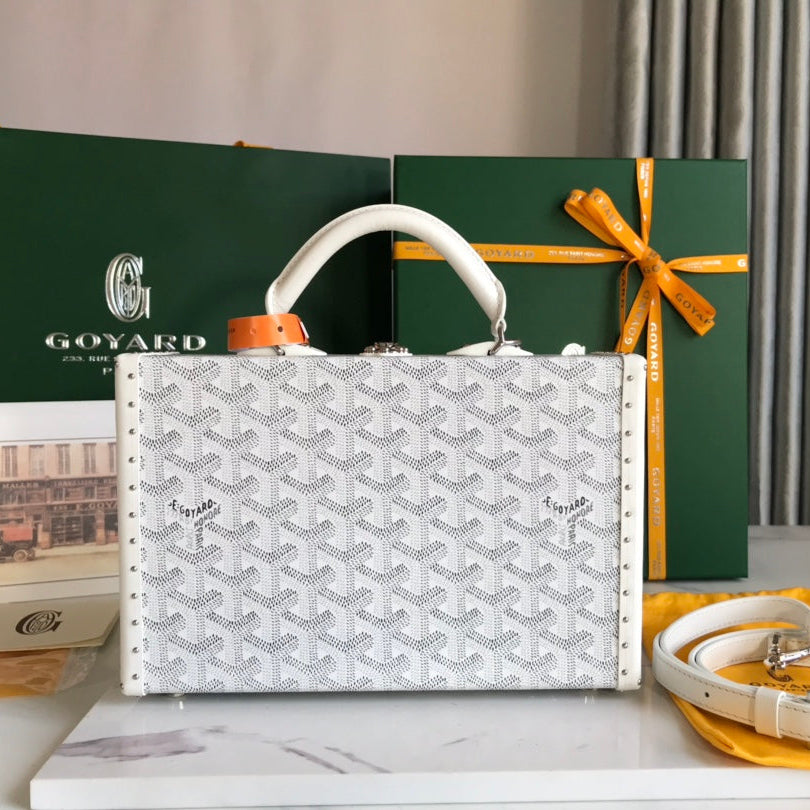 GRAND HÃ”TEL TRUNK BAG 24 IN WHITE GOYARDINE CANVAS AND CALFSKIN