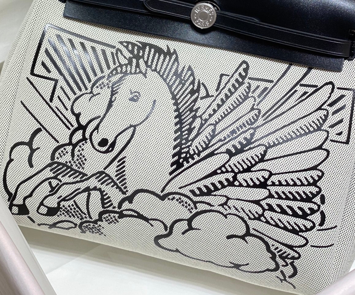 HM Pegase Pop Herbag Zip 31 White Black Canvas Black Cowhide Leather