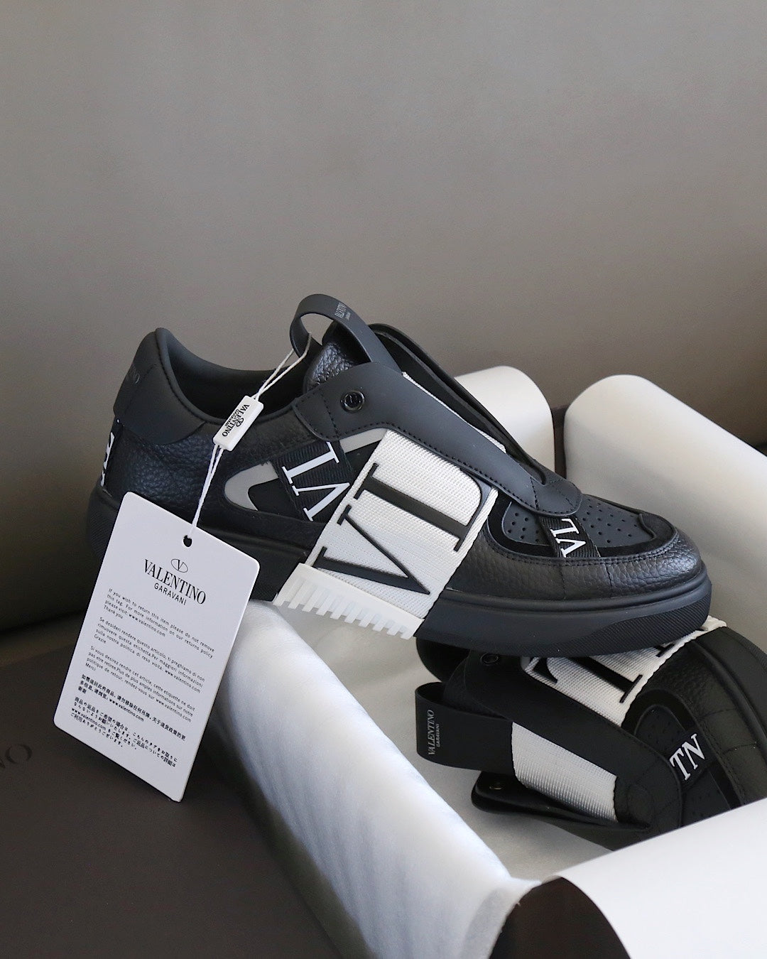 VT 25 Slip-On VL7N Sneaker Black White Cowhide 348993