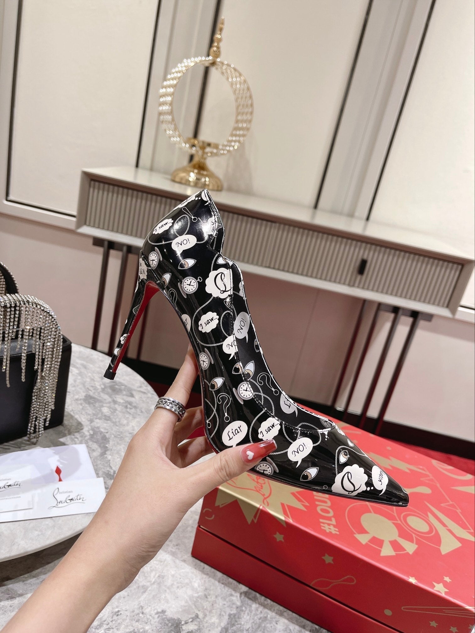 CL Hot Chick Pumps 100mm Patent Weapons Black