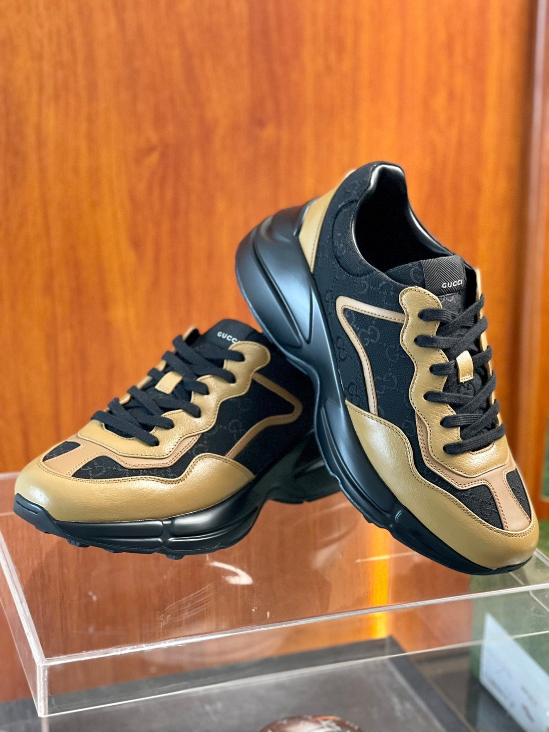 GG Men's Rhyton Sneaker Technical Knit Cowhide 524507