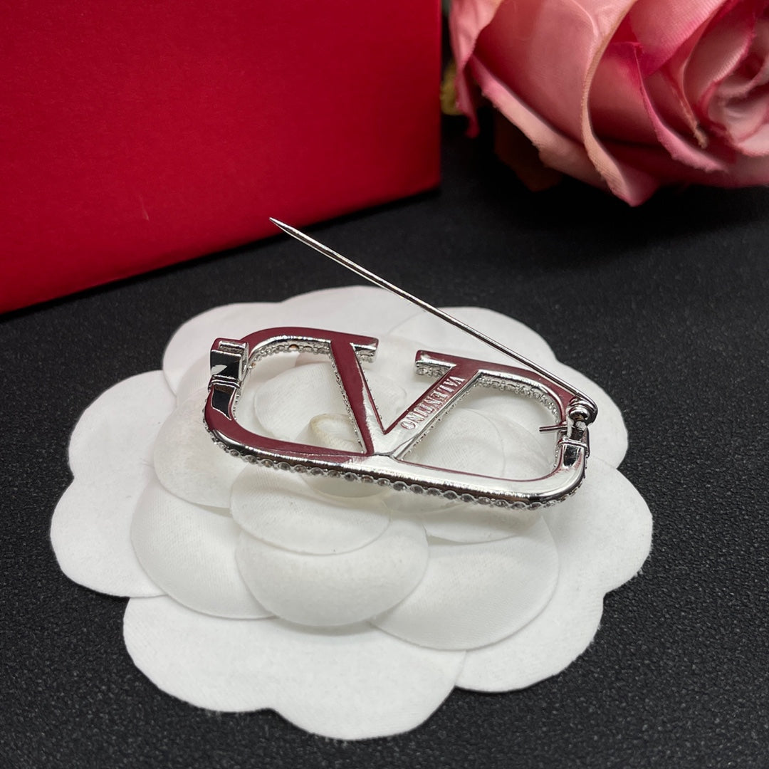 VT Brooch Silver Diamond 194222