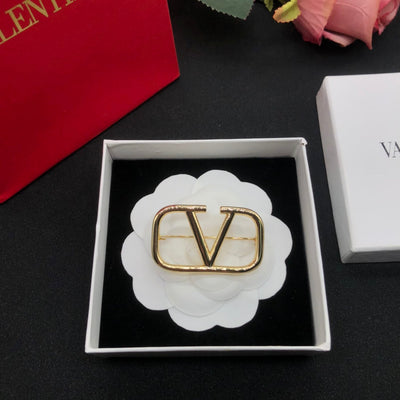 VT Brooch 179139