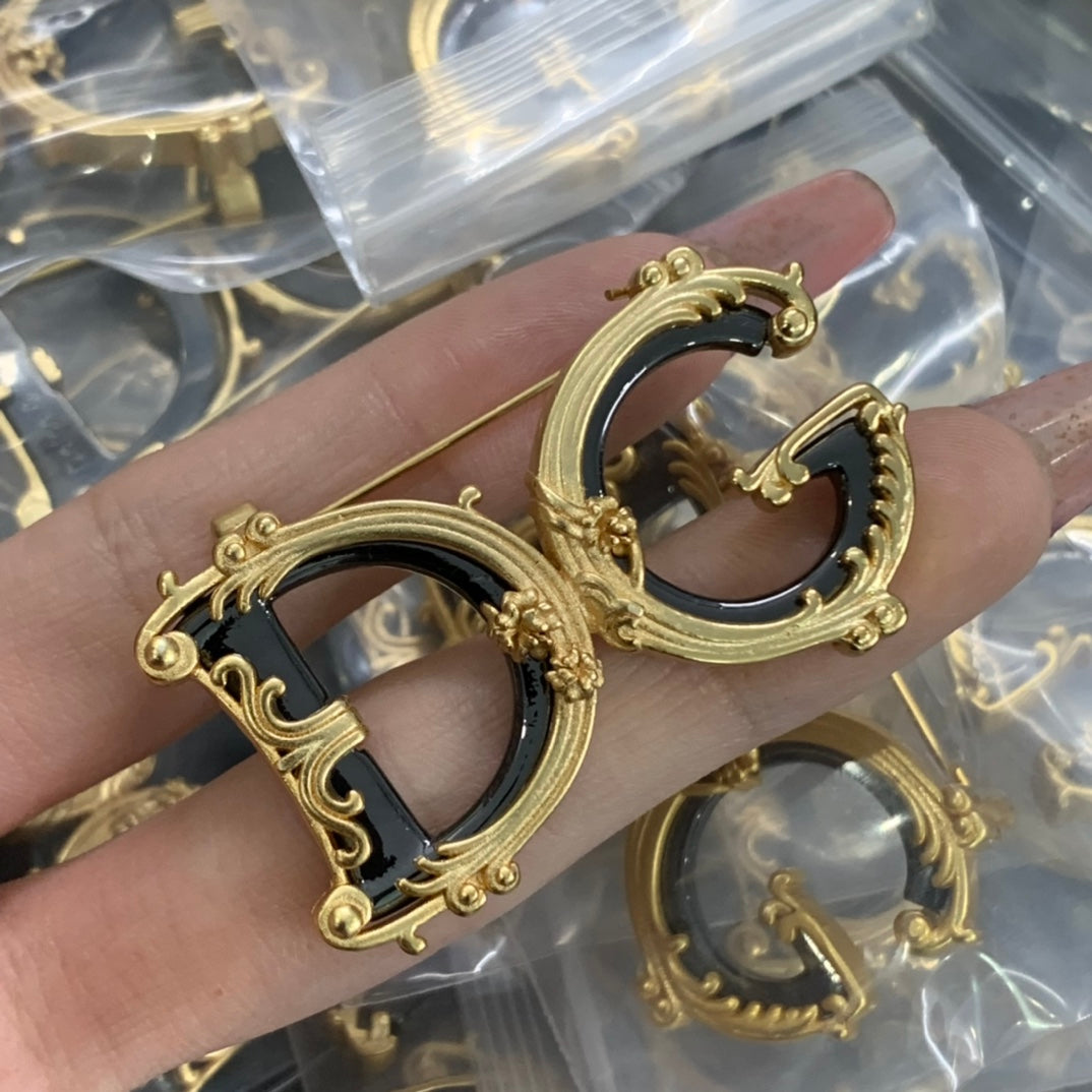 D&G Brooch Gold 172008