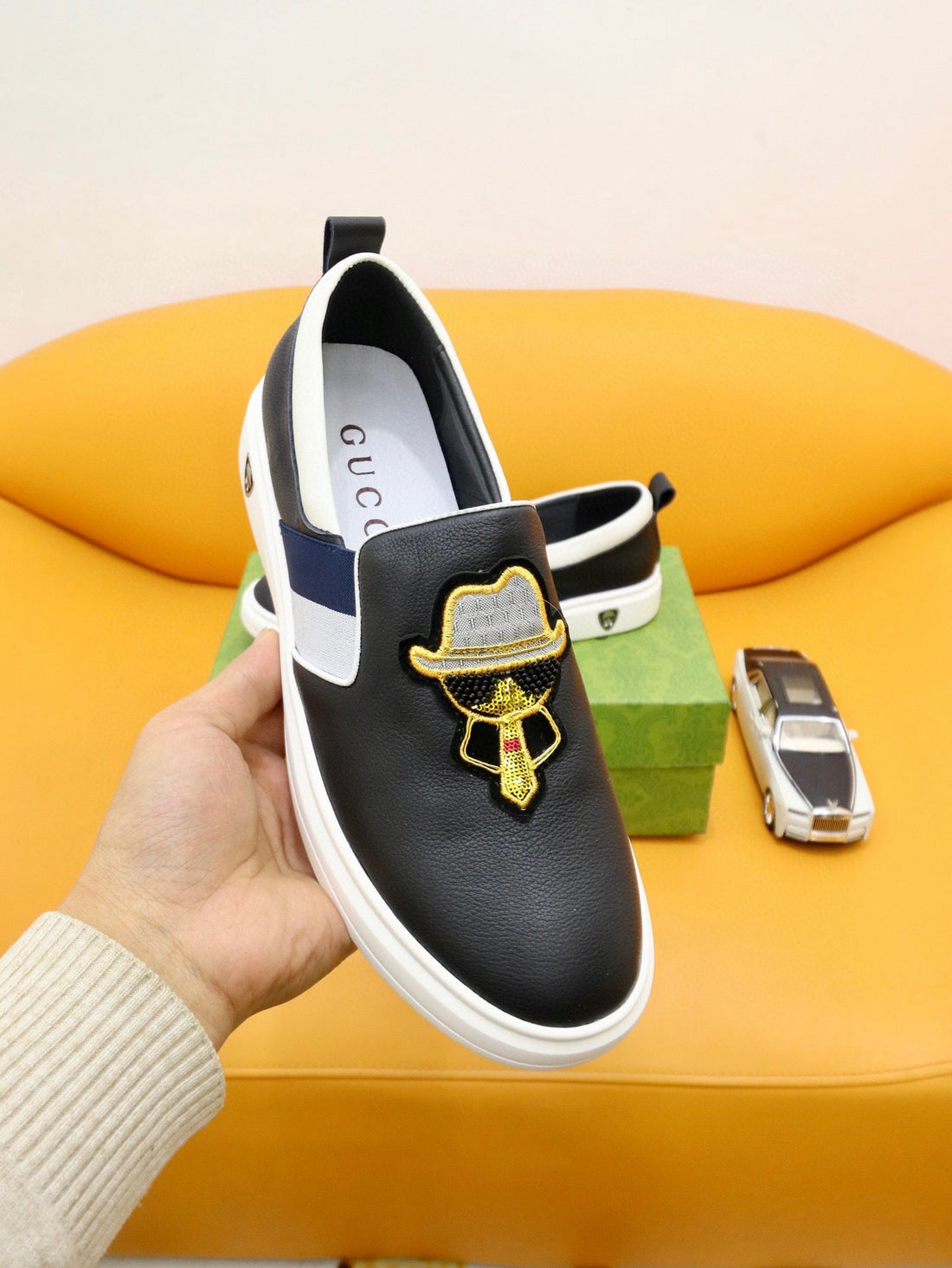 GG Men's Slip on Loafer White Black Cowhide 660094