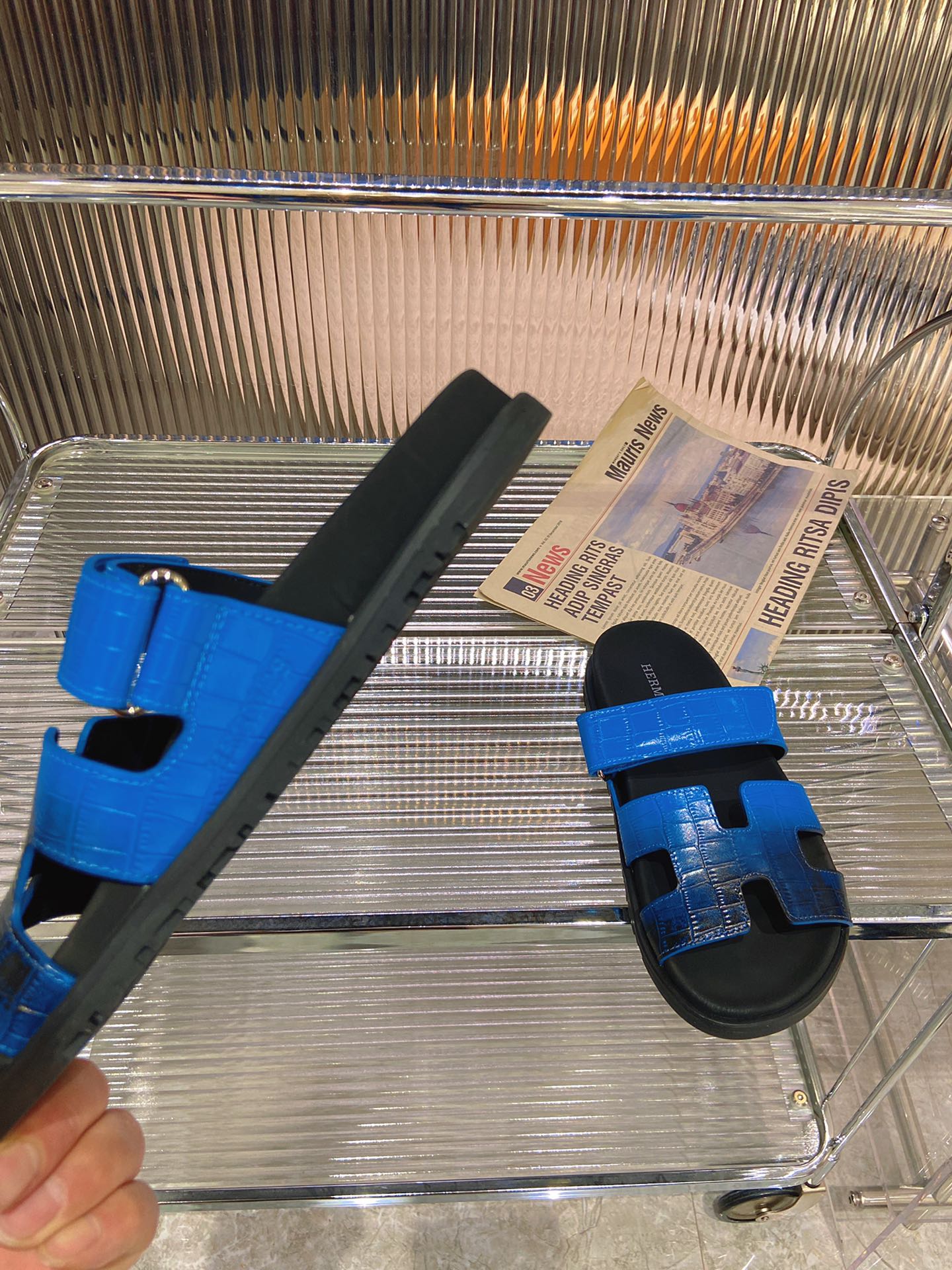 CHYPRE SANDAL OMBRE BLACK COBALT CALFSKIN