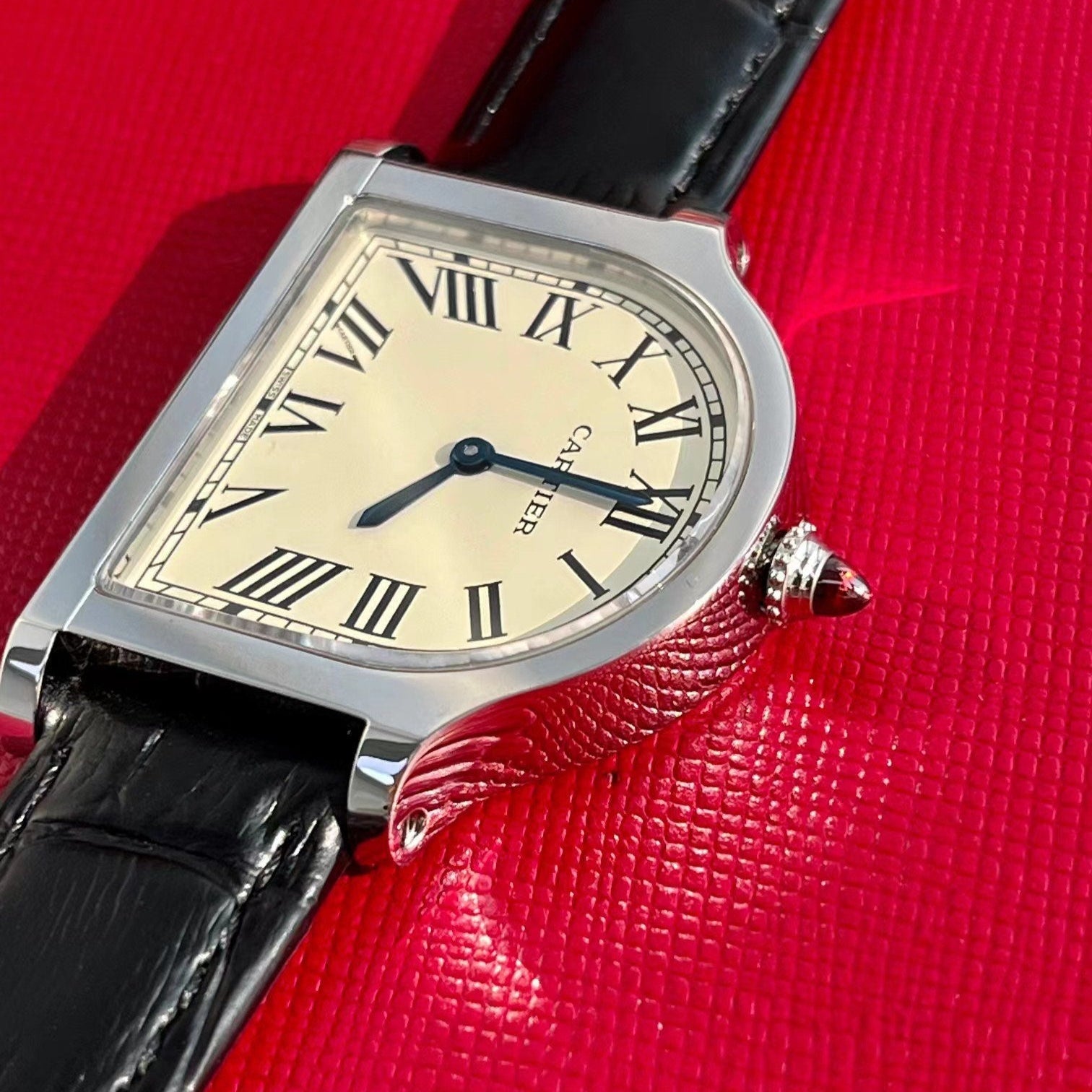 Cartier Cloche 37mm Quartz Silver Black