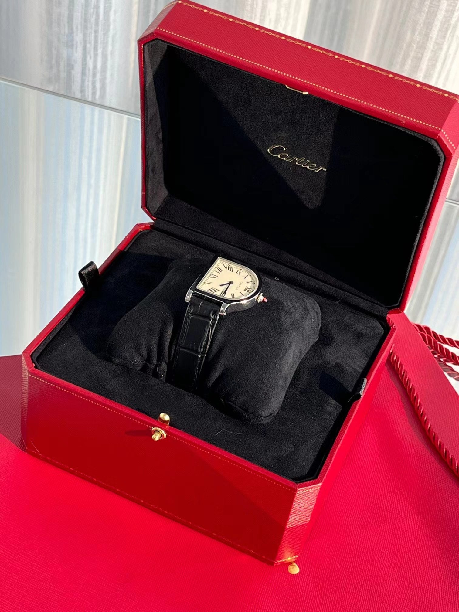 Cartier Cloche 37mm Quartz Silver Black