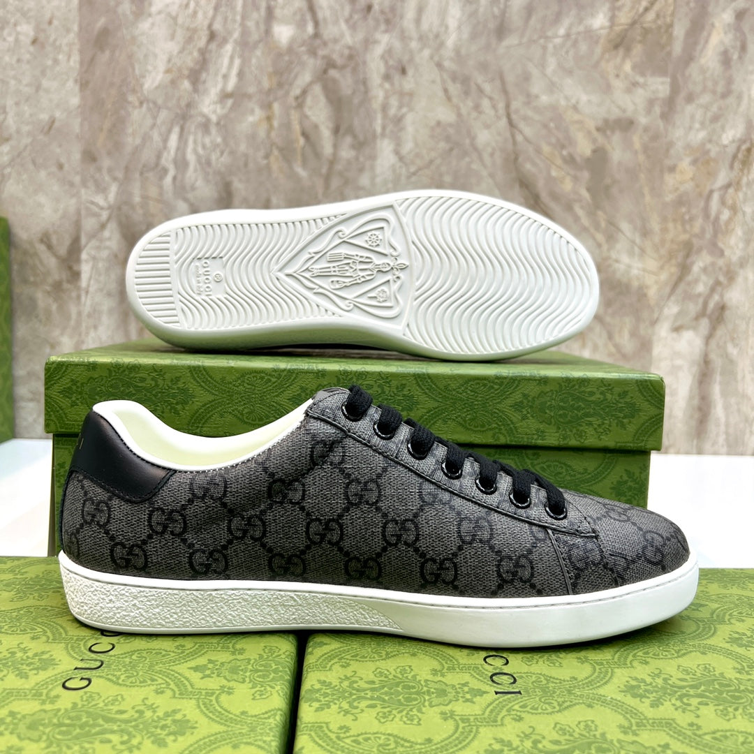 GG Men's Supreme Sneaker Black Canvas 525926