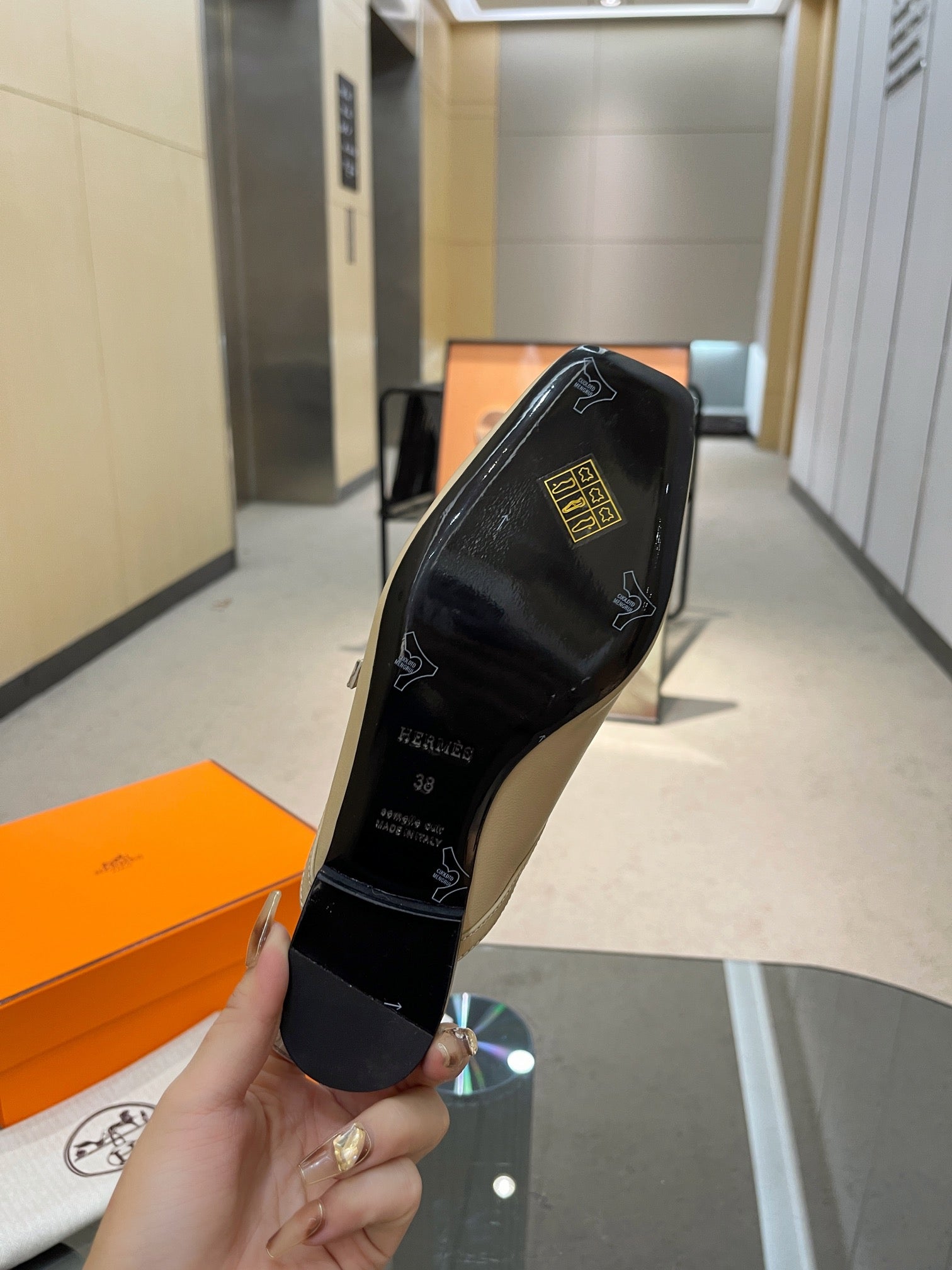 GROUPIE MULE BEIGE LAMBSKIN