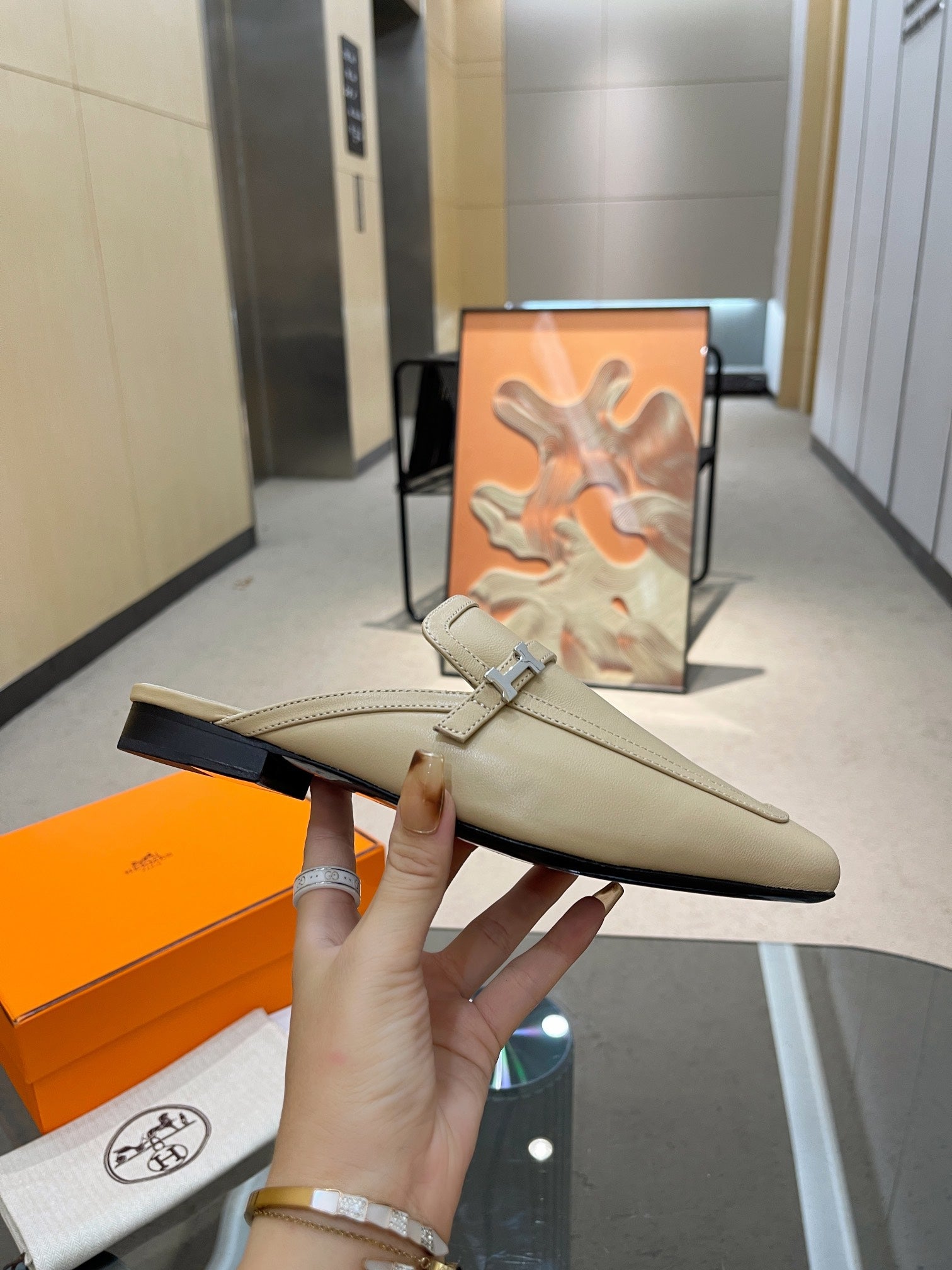 GROUPIE MULE BEIGE LAMBSKIN