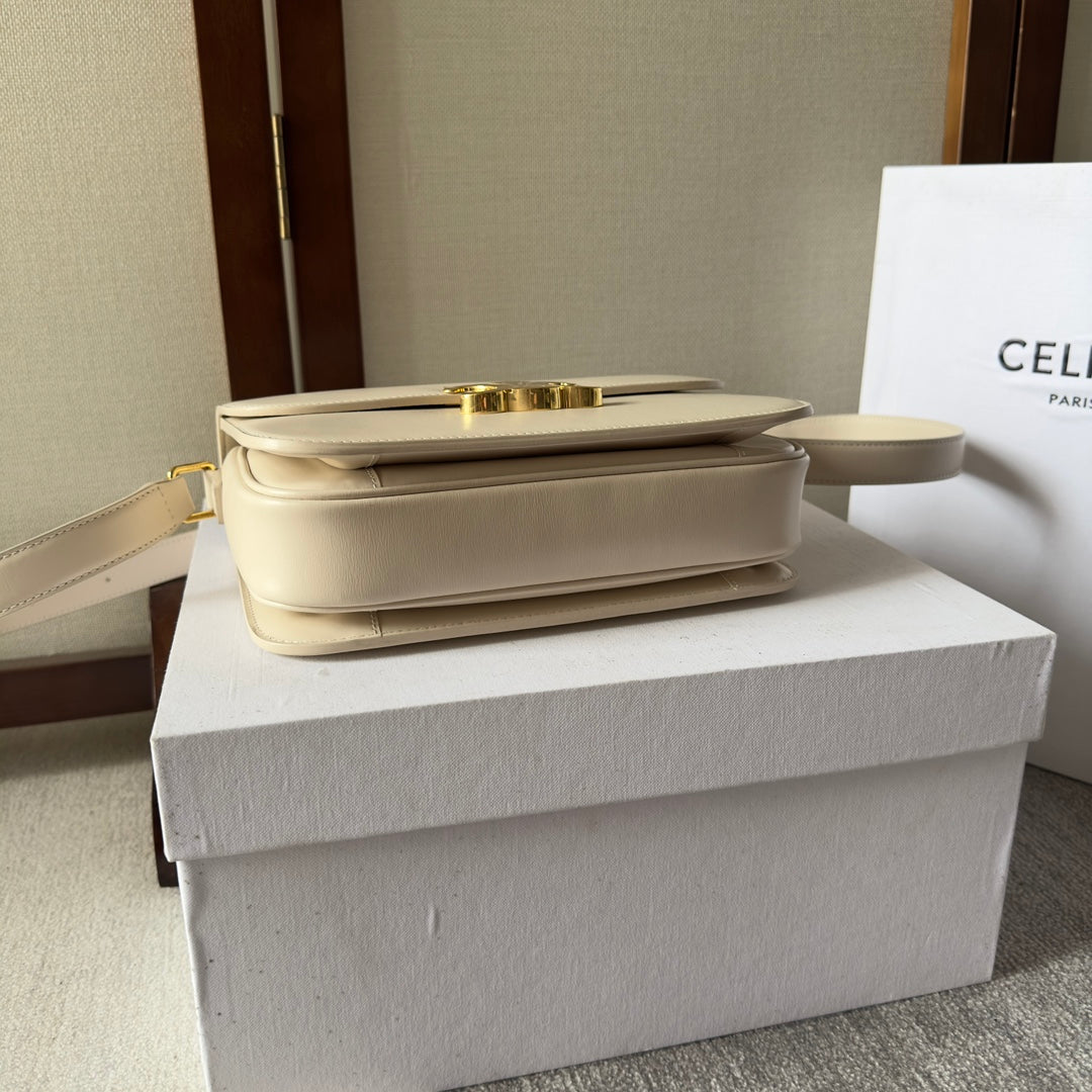 classique triomphe 22 cream calfskin gold hardware