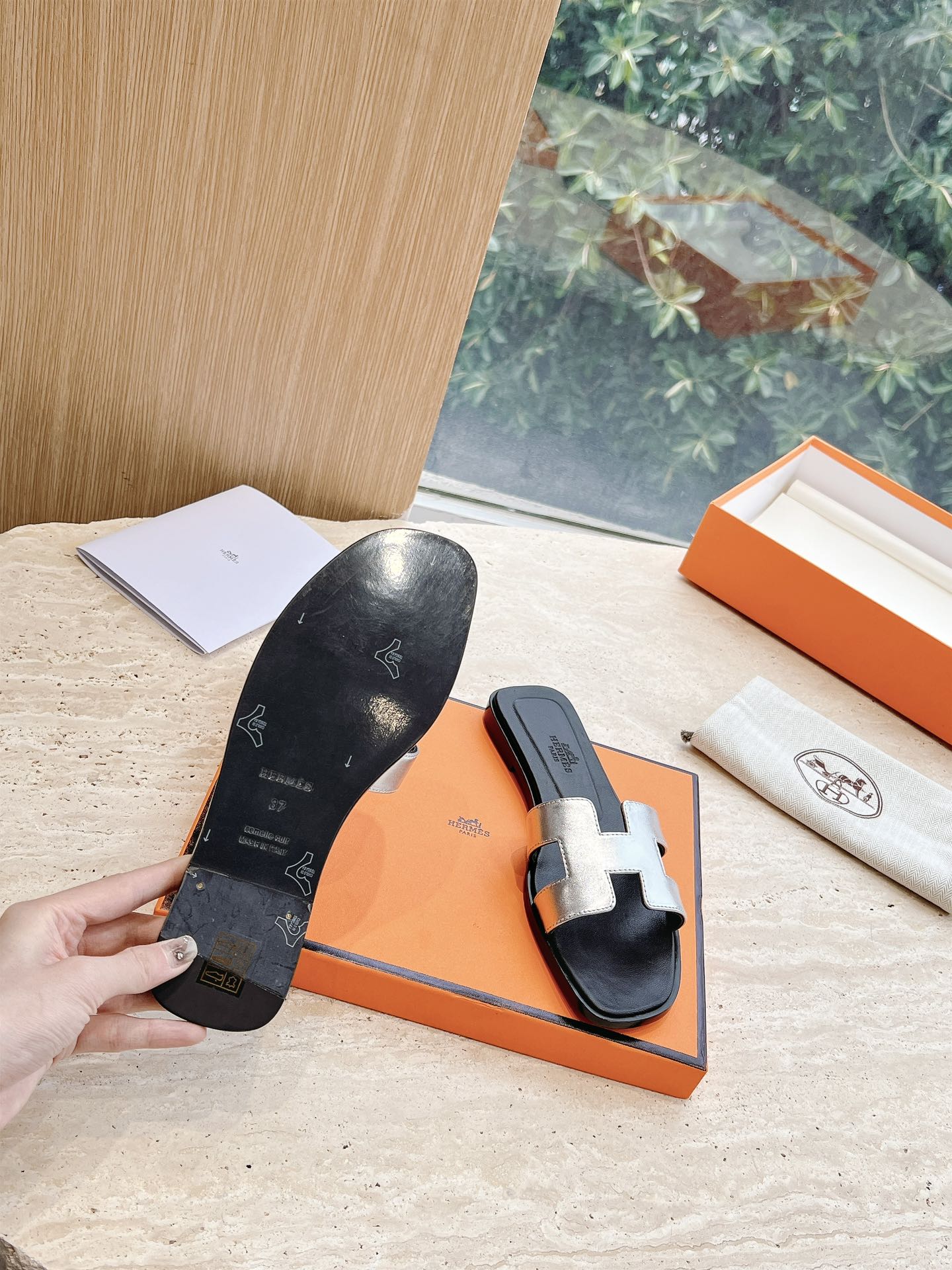 HM 25 Oran Sandal Black Silver Metalic Calfskin