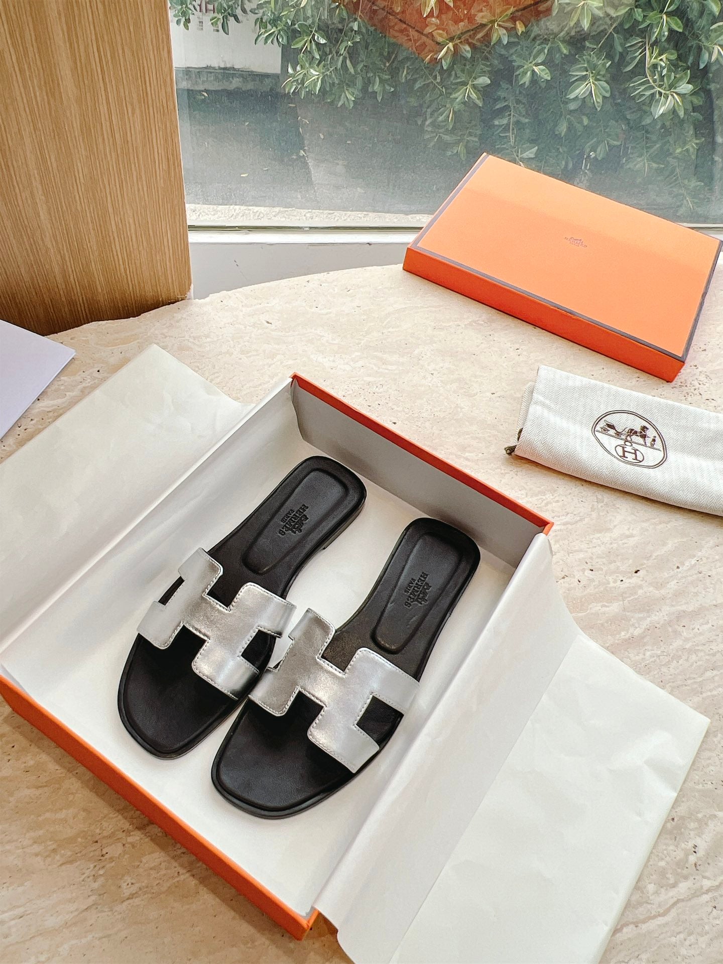 HM 25 Oran Sandal Black Silver Metalic Calfskin