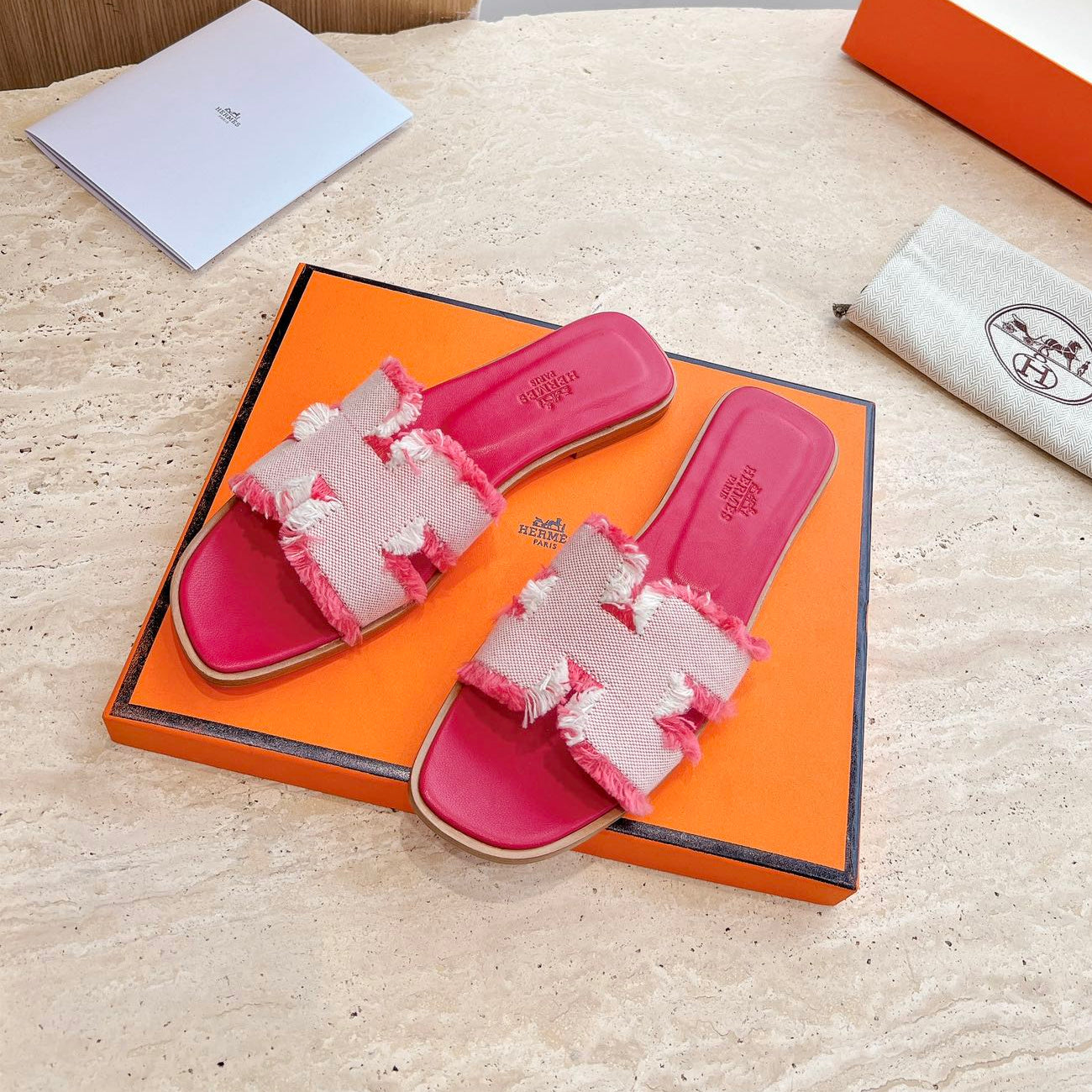 HM 25 Oran Sandal Dark Red Calfskin White Denim