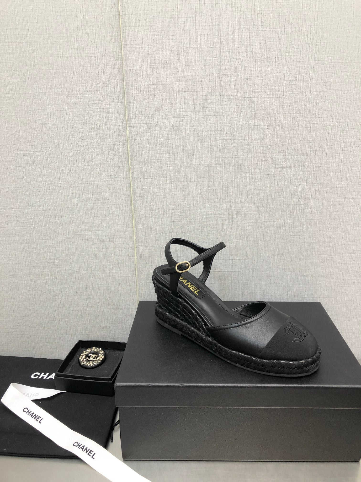 MARY JANE WEDGE BLACK LAMBSKIN