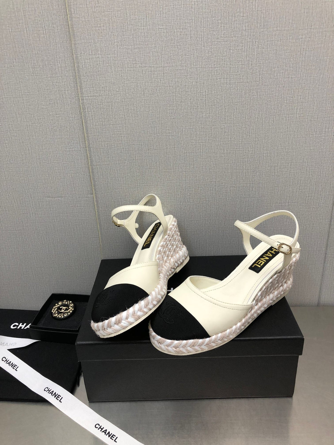 MARY JANE WEDGE WHITE LAMBSKIN