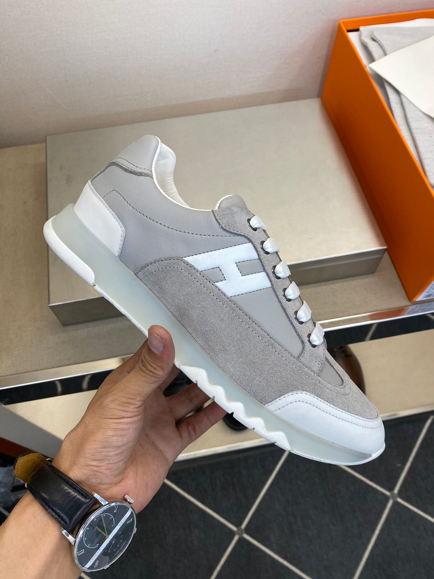 HM Men's Sneaker Grey Suede Calfskin 711357