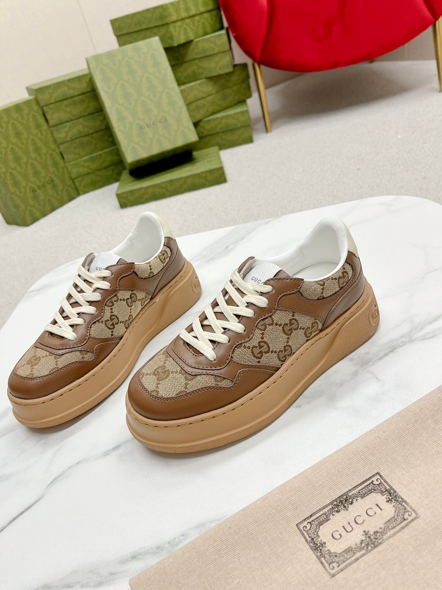 GG TRAINER CARAMEL CALFSKIN