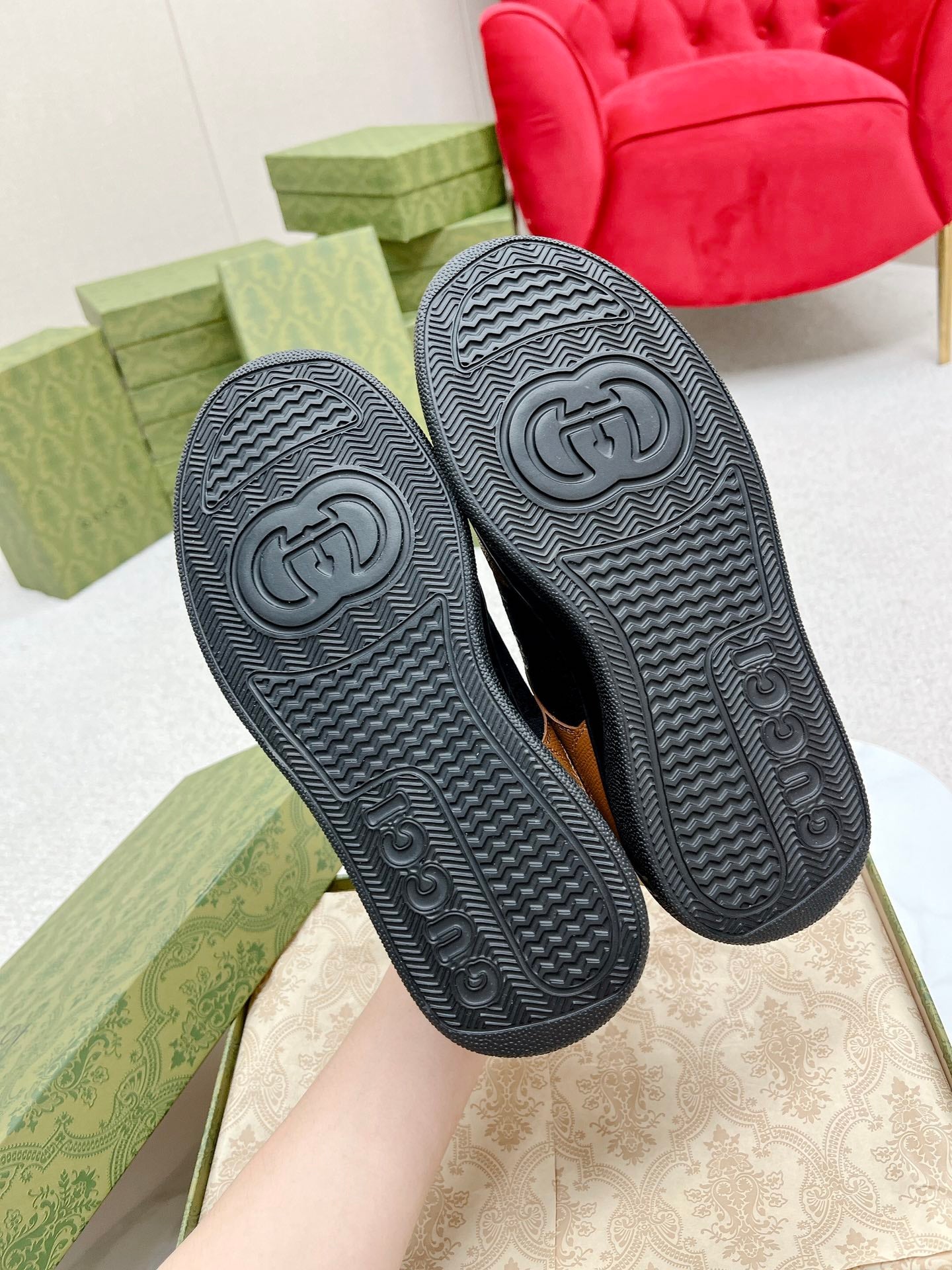 GG TRAINER BLACK AND TAWNY CALFSKIN