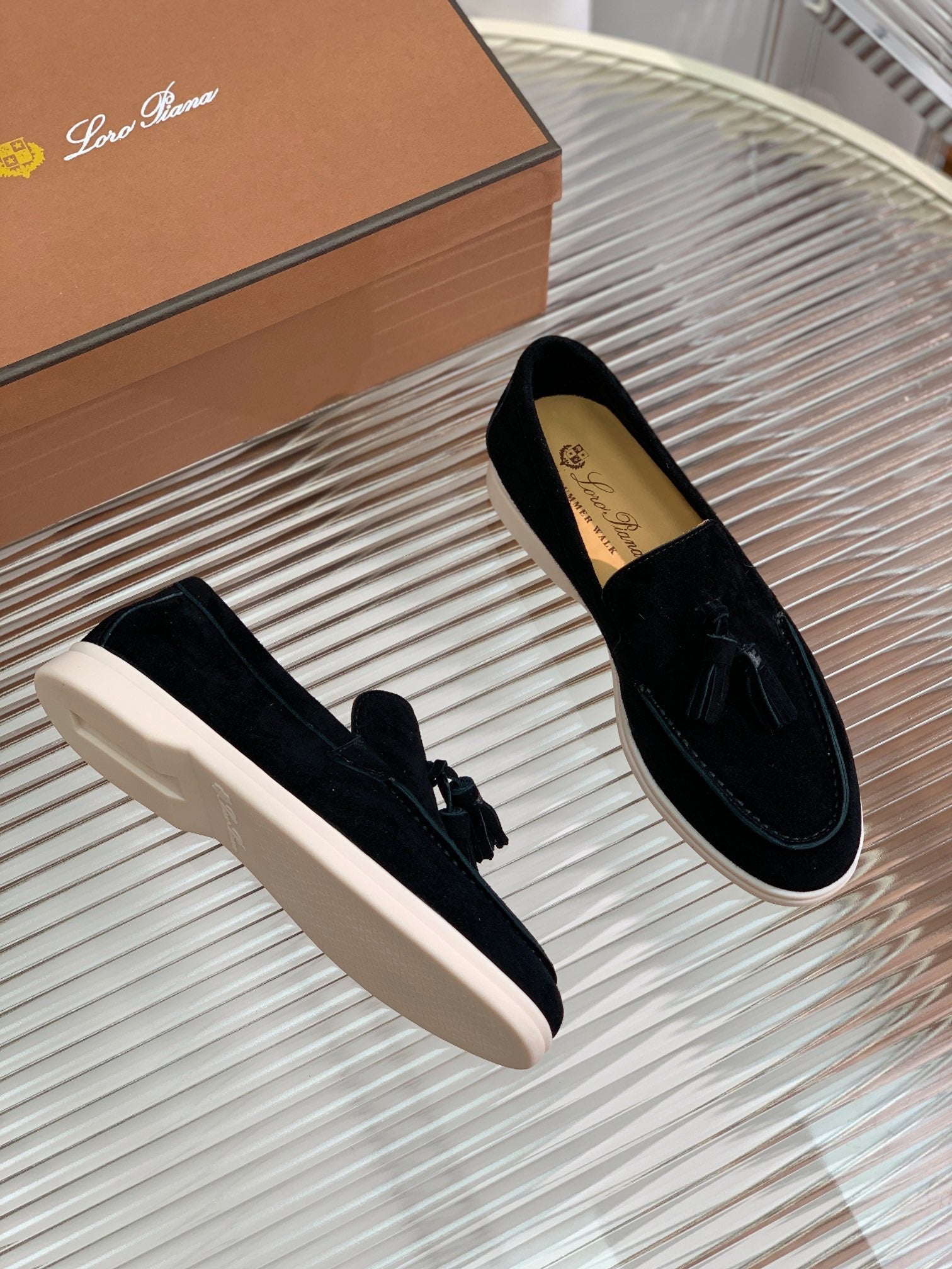 lp dot sole walk loafer black suede