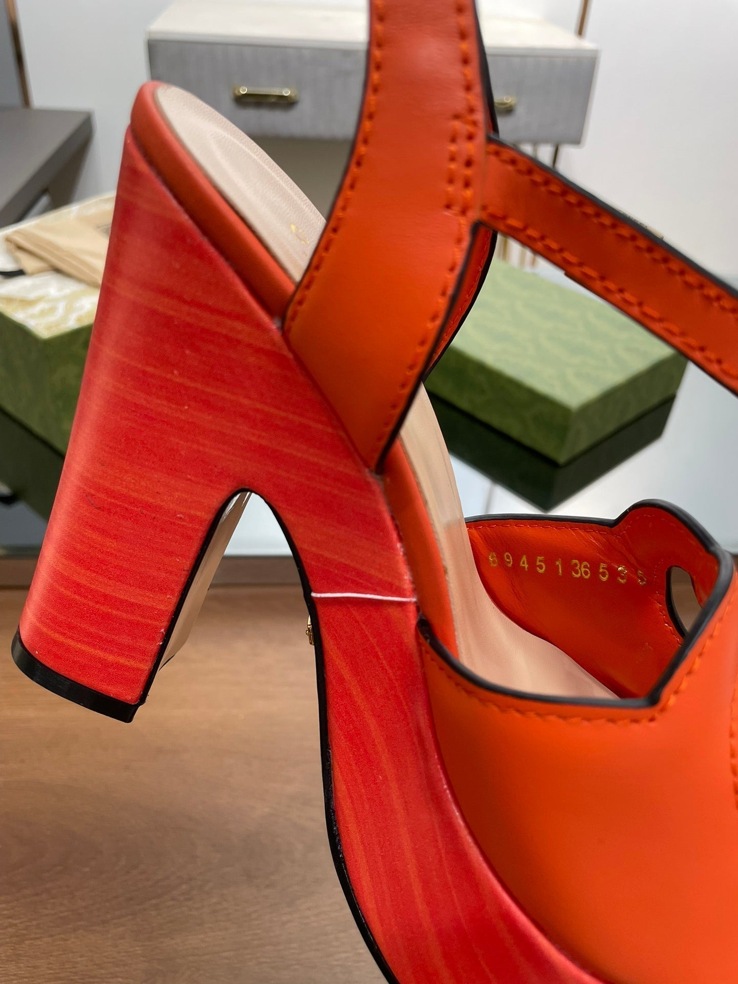 GG 120 INTERLOCKING G SANDAL ORANGE CALFSKIN