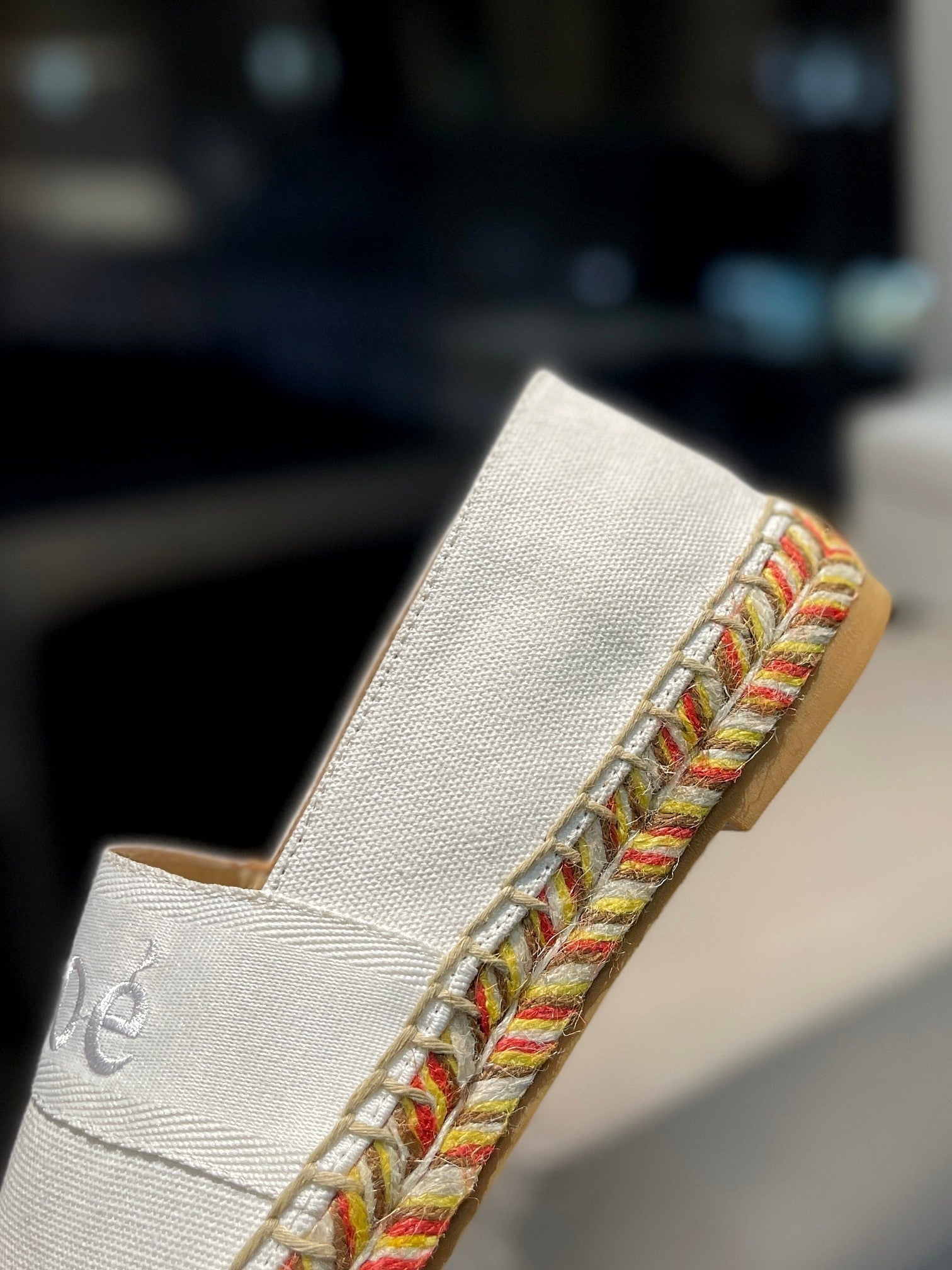 CHLOÃ‰ LOAFERS IN WHITE FABRIC AND RAFFIA