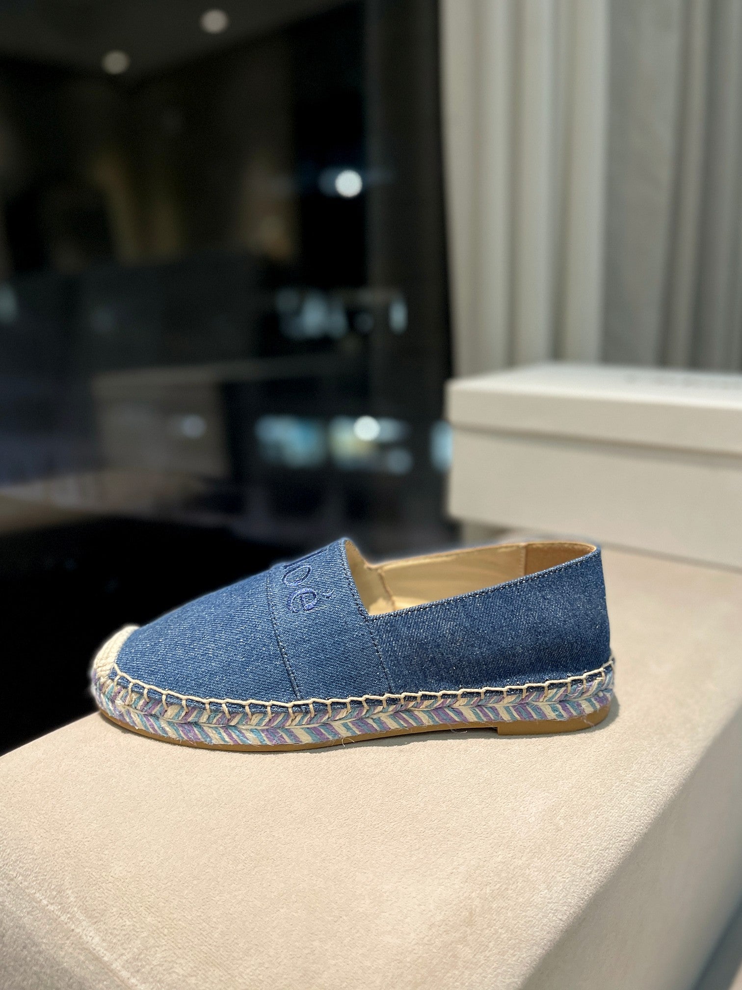 CHLOÃ‰ LOAFERS IN NAVY BLUE FABRIC AND RAFFIA