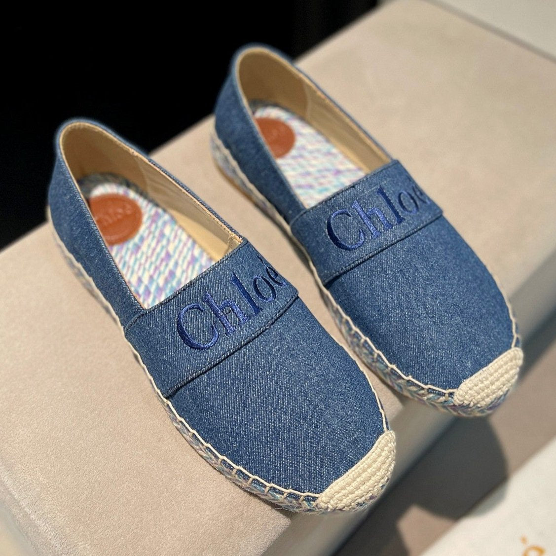 CHLOÃ‰ LOAFERS IN NAVY BLUE FABRIC AND RAFFIA