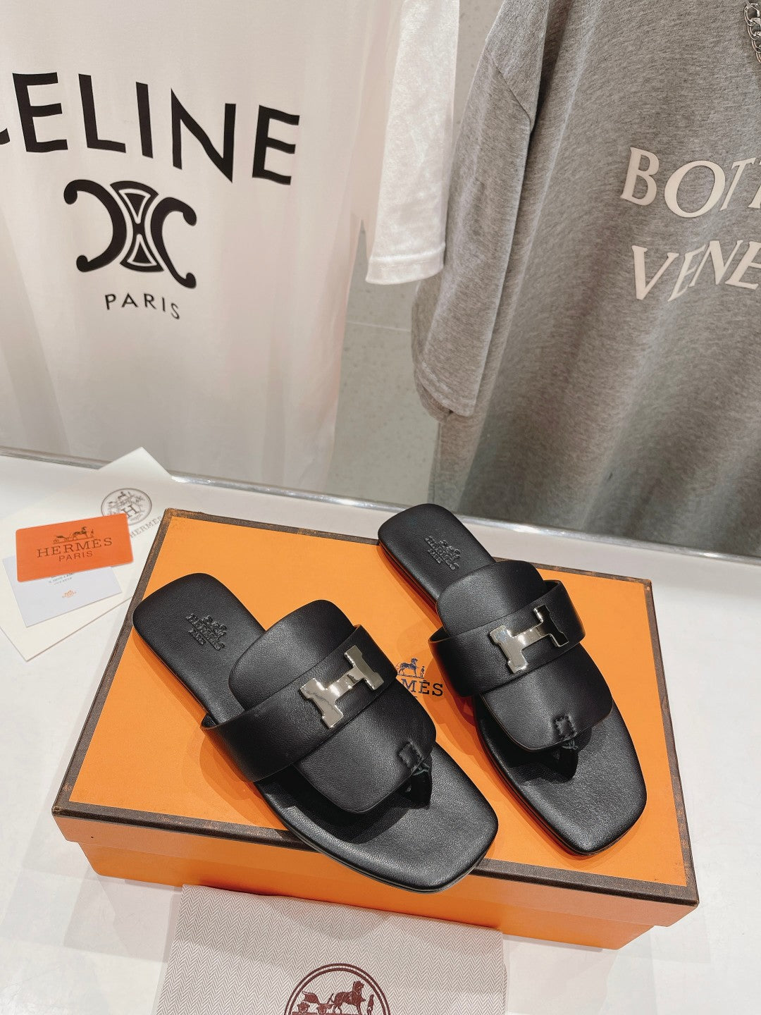 CLASSIC H BUCKLE SANDALS BLACK LAMBSKIN