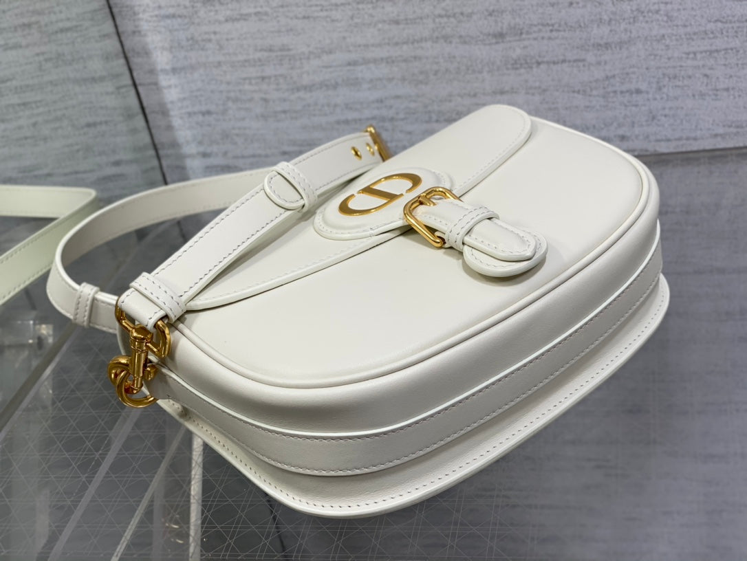 MEDIUM CD BOBBY 22CM WHITE CALFSKIN GOLD HARDWARE