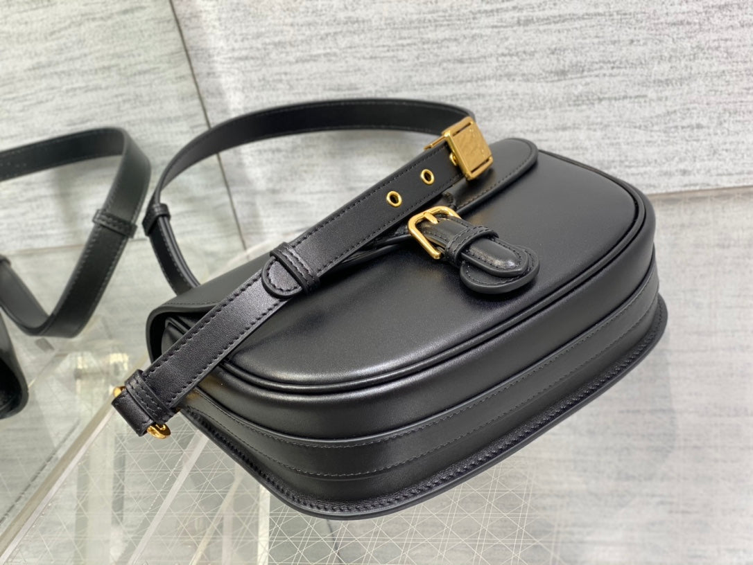 MEDIUM CD BOBBY 22CM BLACK CALFSKIN GOLD HARDWARE