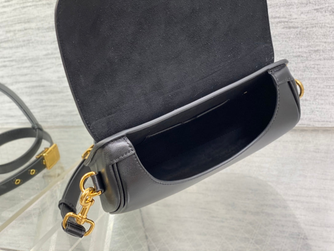 MEDIUM CD BOBBY 22CM BLACK CALFSKIN GOLD HARDWARE