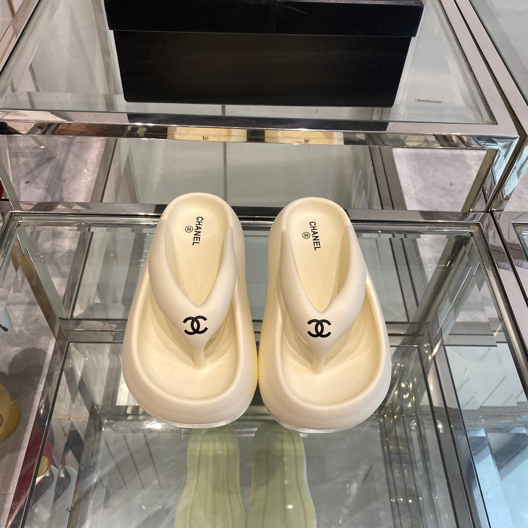 CC  Flipflops Cream Foam 204125