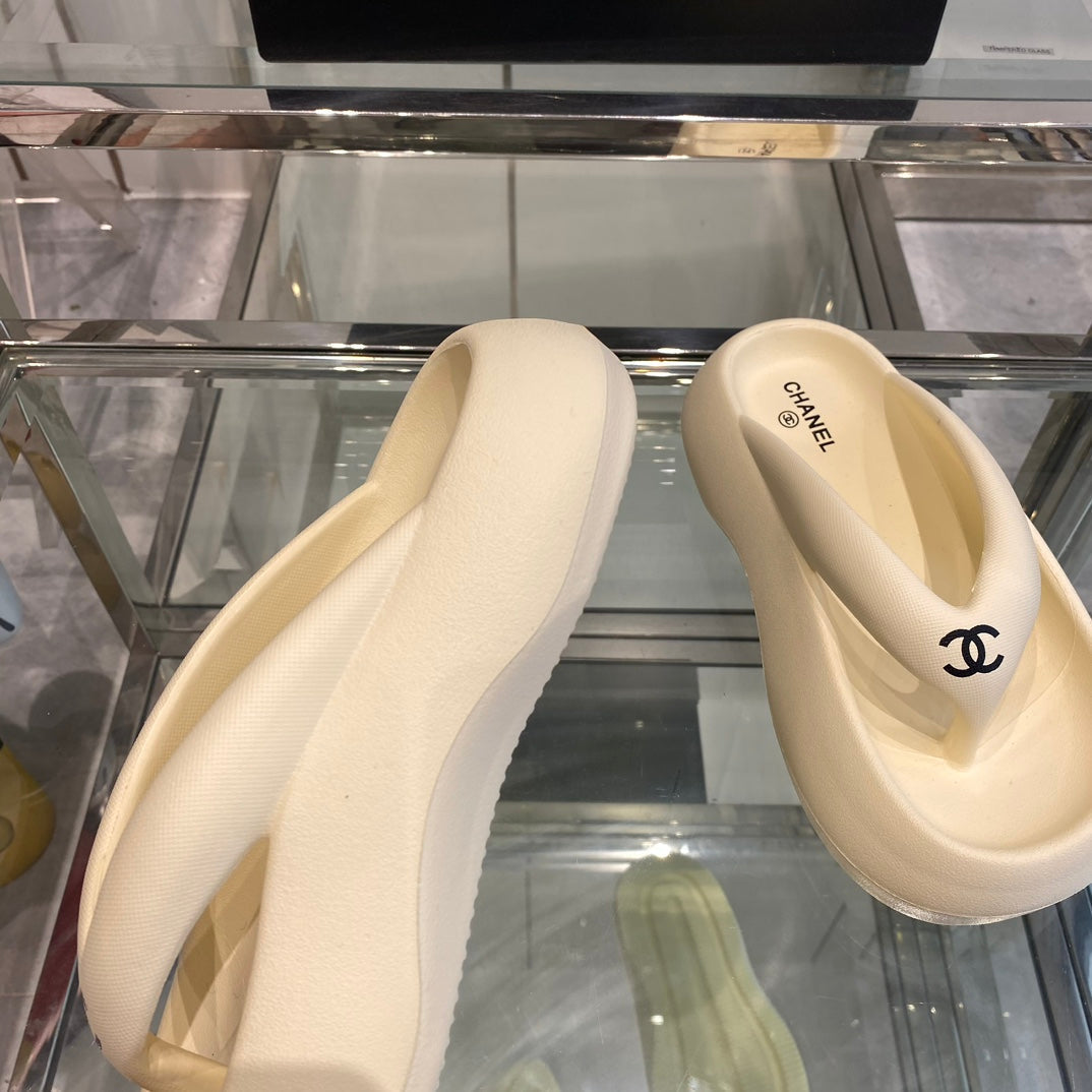 CC  Flipflops Cream Foam 204125
