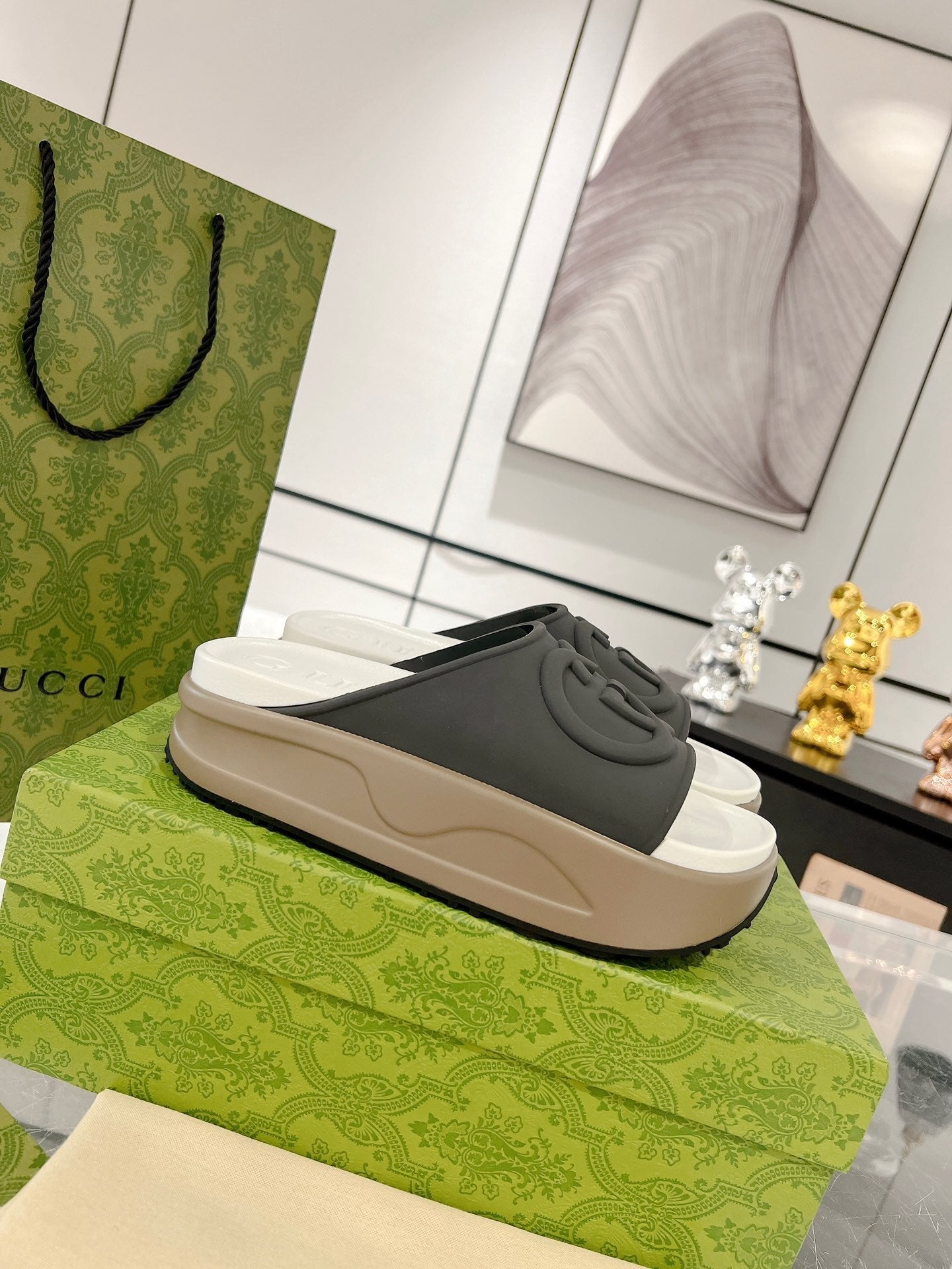 GC 25 Interlocking G 50mm Slide Sandal Jet Black White Cowhide 292381