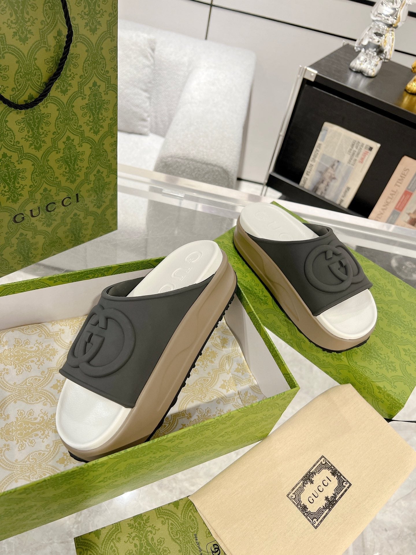 GC 25 Interlocking G 50mm Slide Sandal Jet Black White Cowhide 292381