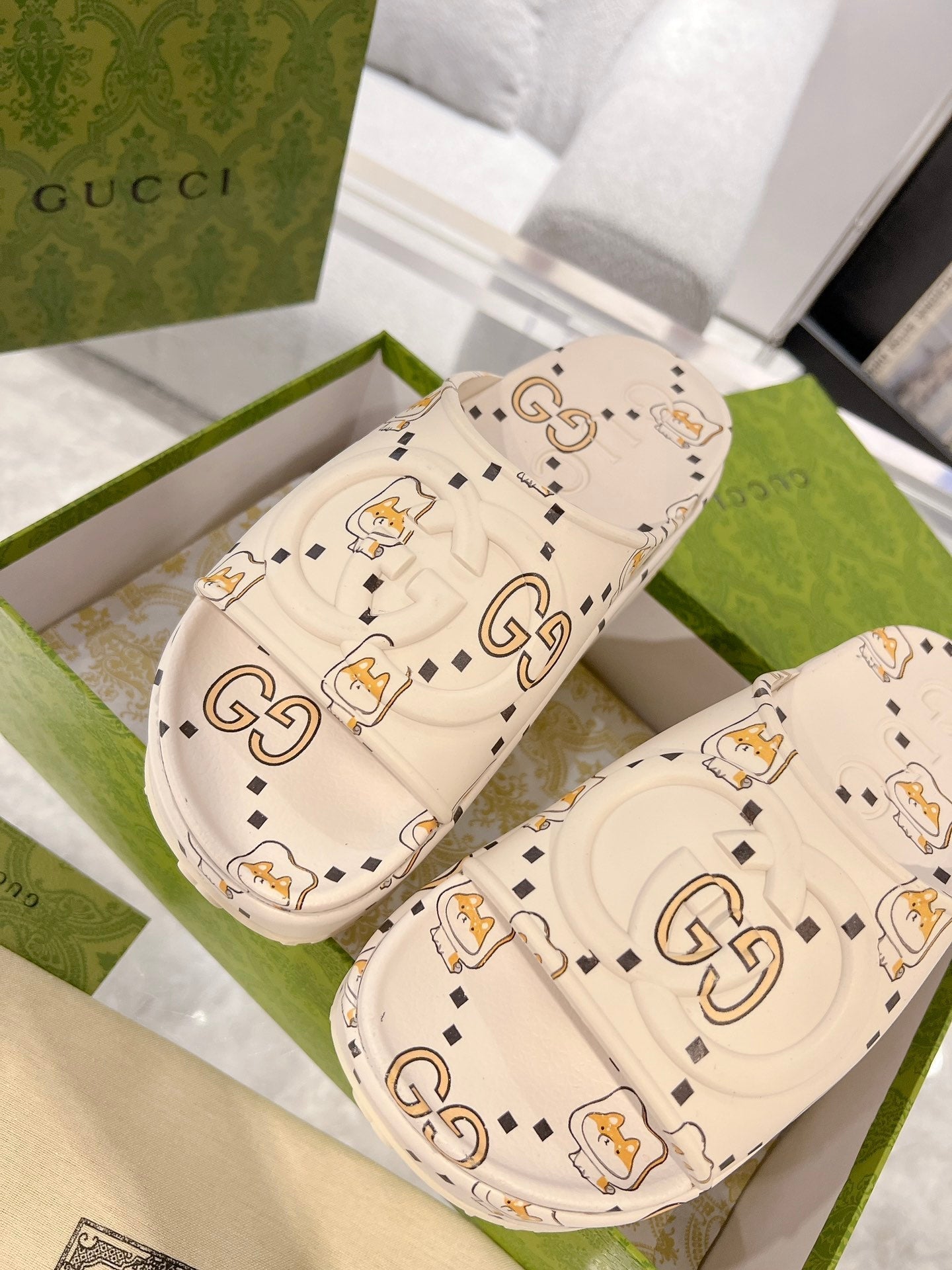 GC 25 Interlocking G 50mm Slide Sandal Monogram Beige Cowhide 292389