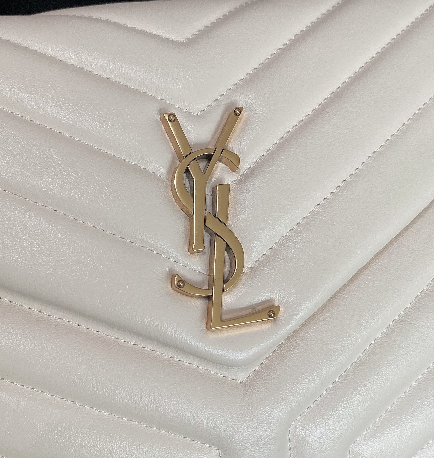LOULOU MEDIUM 32 WHITE QUILTED LEATHER GOLD HARDWARE