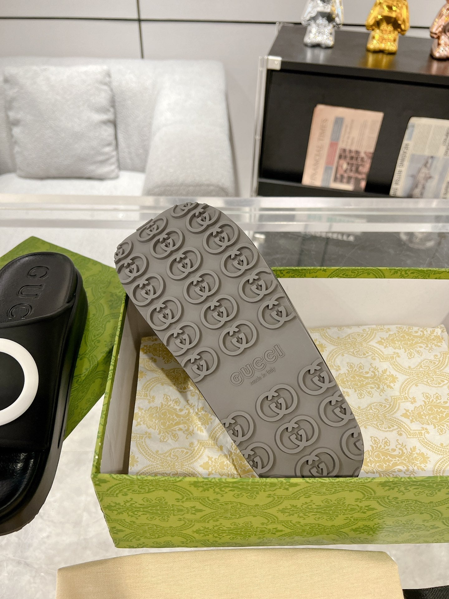 GC 25 Interlocking G 50mm Slide Sandal White Black Cowhide 292399