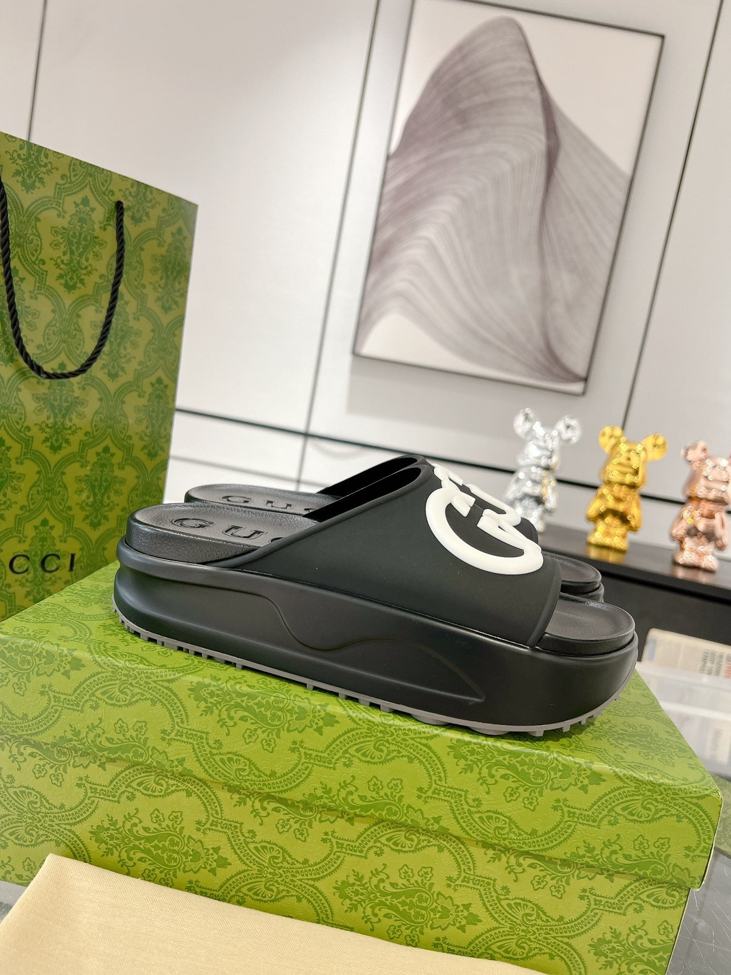 GC 25 Interlocking G 50mm Slide Sandal White Black Cowhide 292399