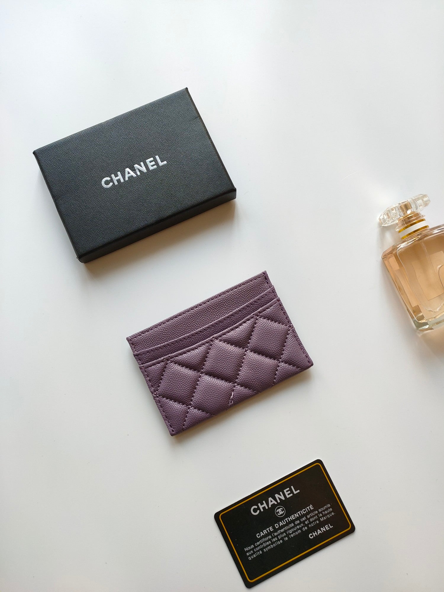 CC CARD HOLDER 11.2 MAUVE GRAINED CALFSKIN GOLD ICON