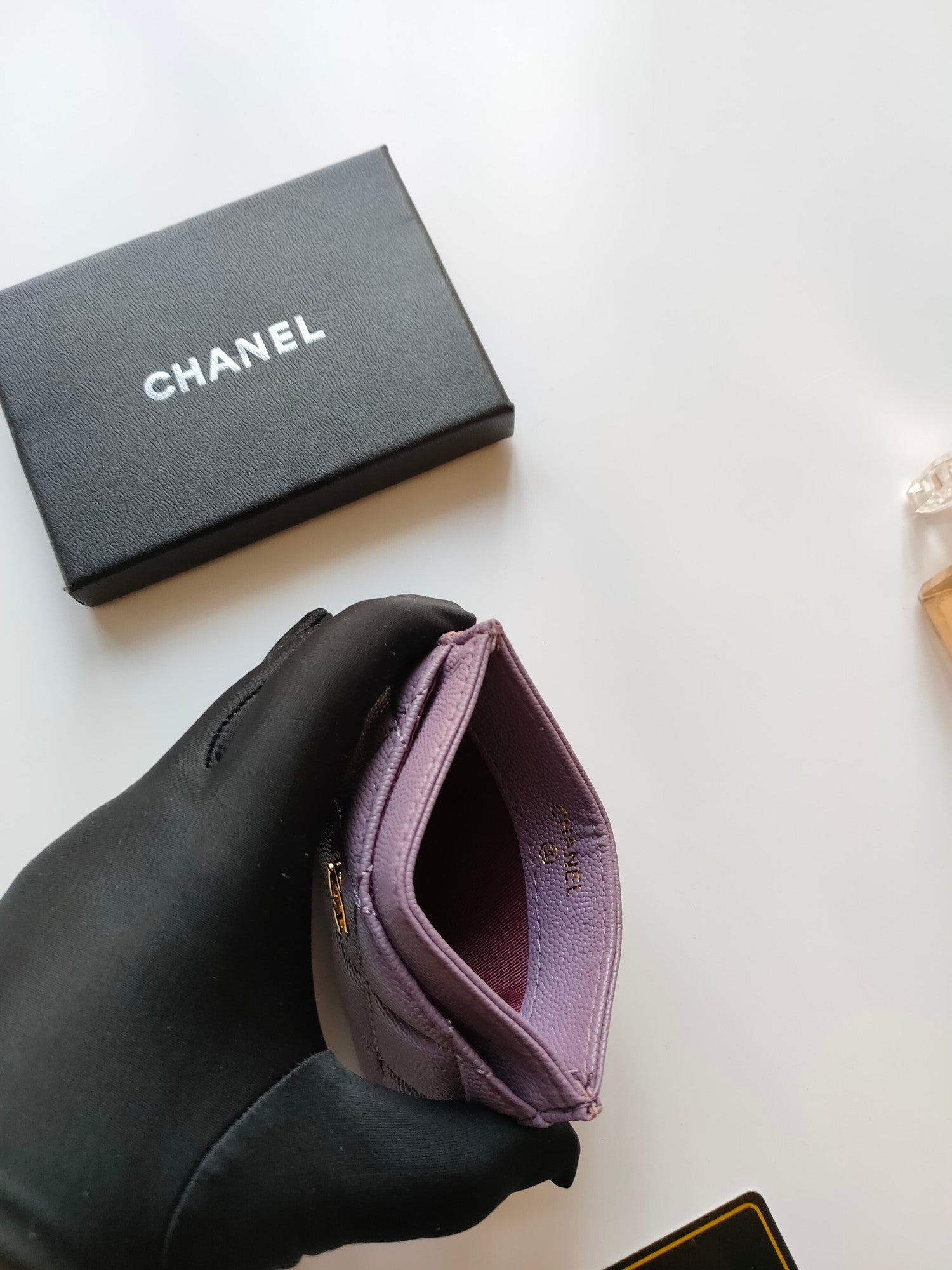 CC CARD HOLDER 11.2 MAUVE GRAINED CALFSKIN GOLD ICON