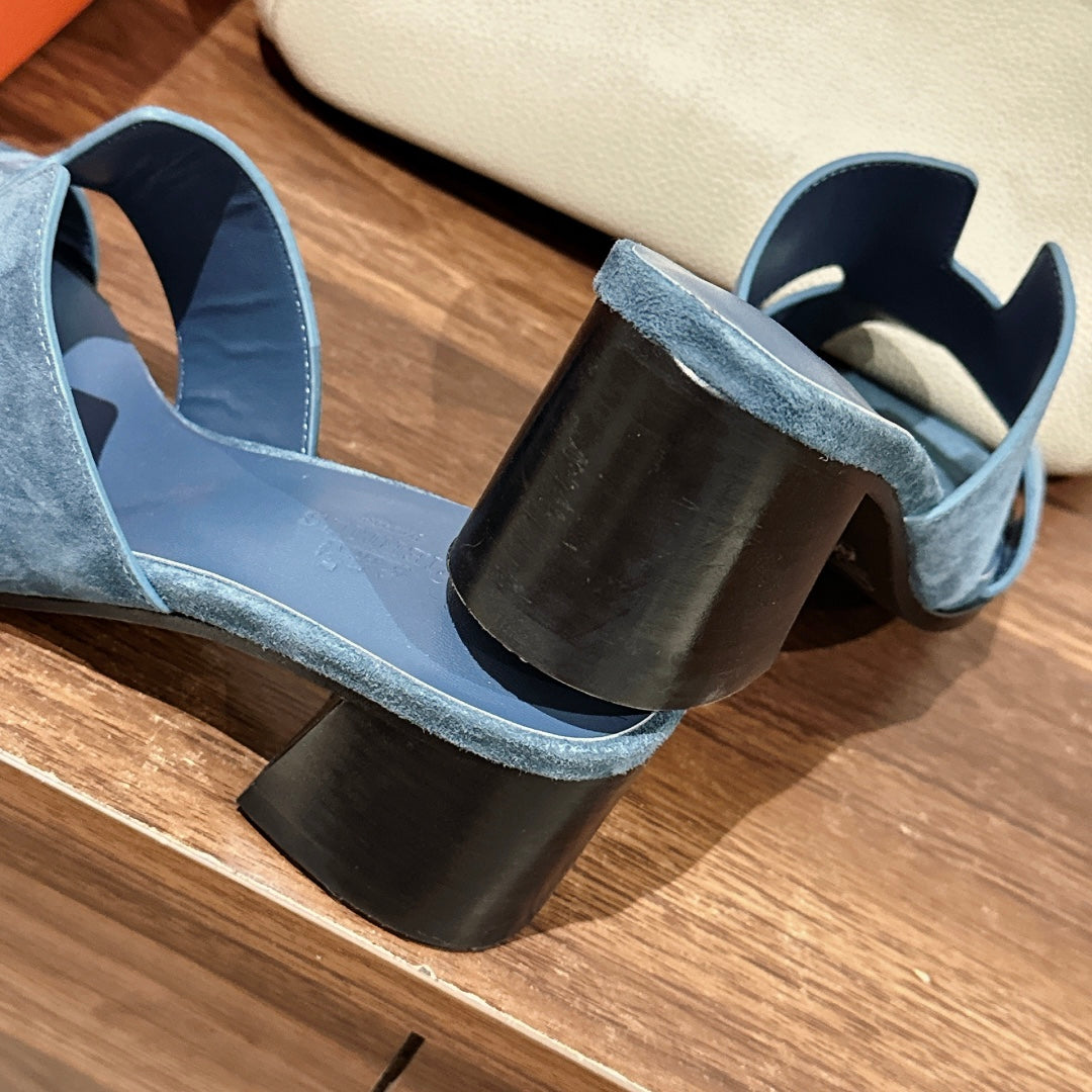 helia 60 cerulean suede calfskin