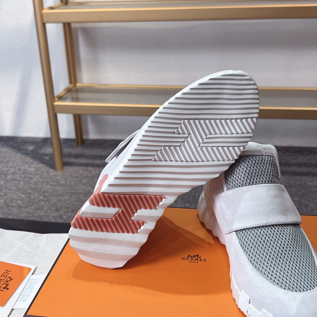 HM H Snesker Light Gray Suede Goatskin And Knit